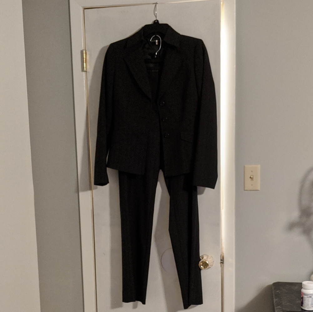 Antonio Melanie suit